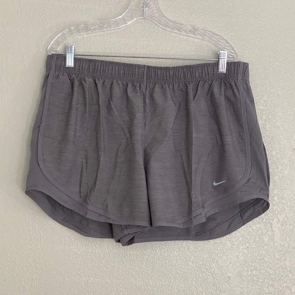 Nike Women’s Standard Fit Running Shorts XXL